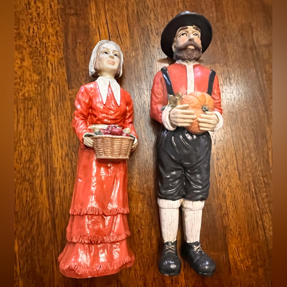 🇺🇸 Two Tall Thanksgiving Pilgrims - Holiday Decoration